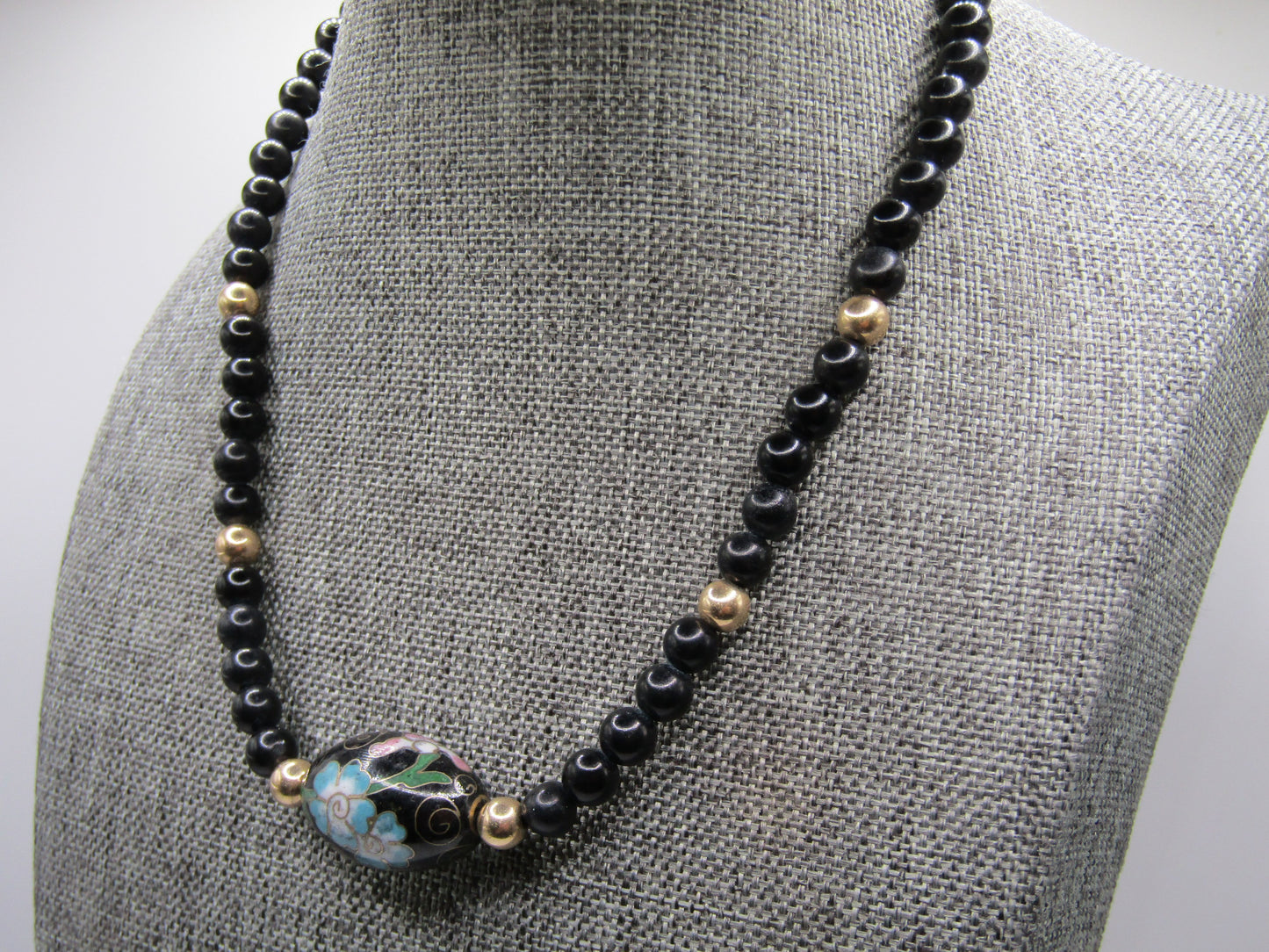 14 1/4" 14k Yellow Gold Beaded Floral Enamel Pendant Necklace