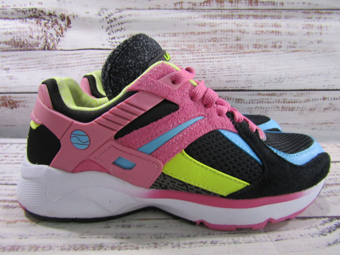 LA Gear Catapult Women's Pink Reimagined 90s Light Up Sneaker Size 5