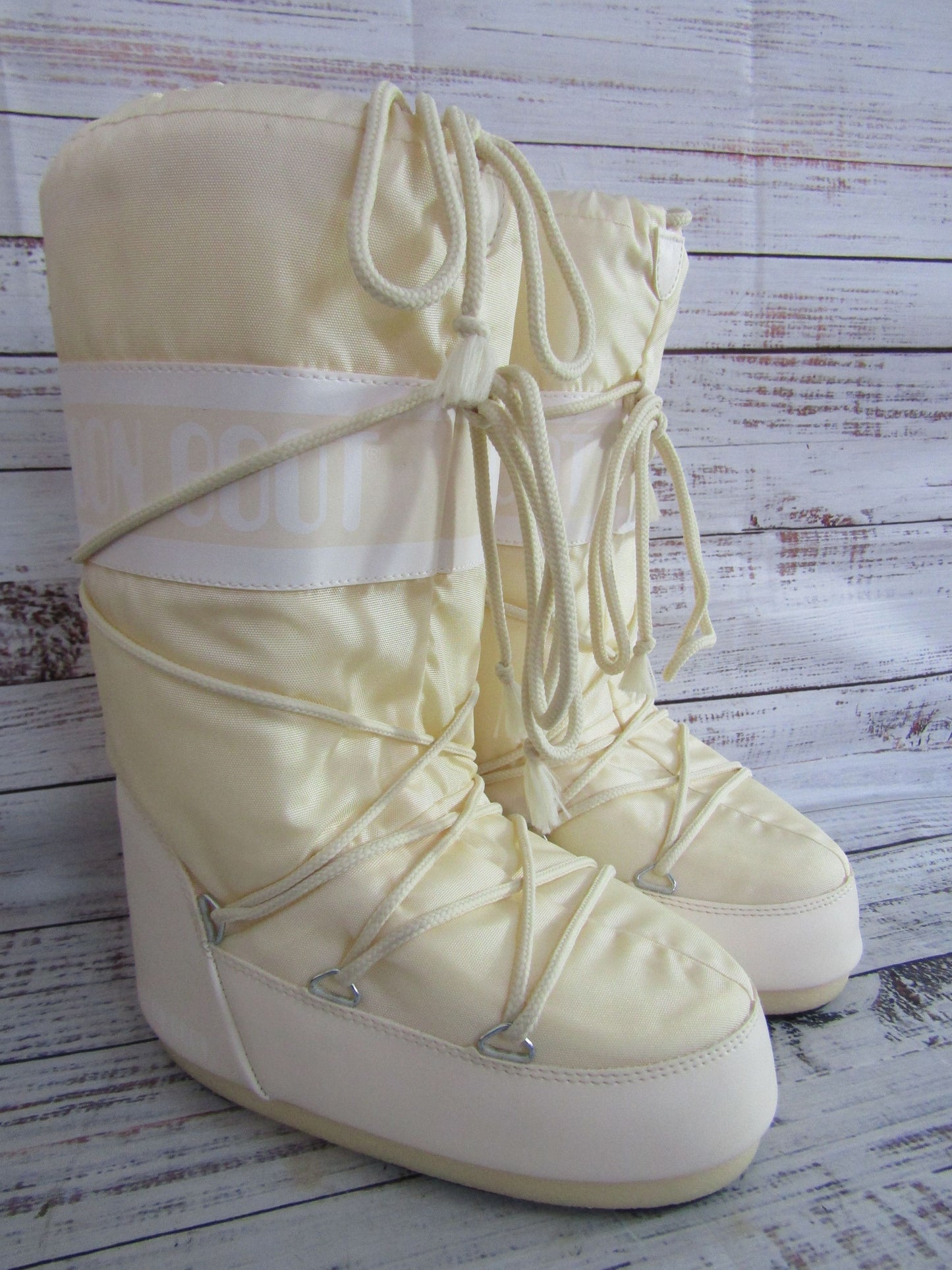 Moon Boots Icon Women's Cream Nylon Boots Size 6
