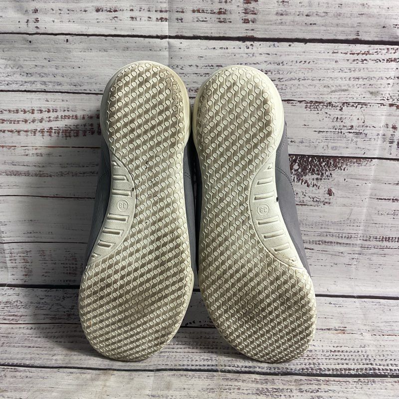 Gelato Tessa 2 Grey Leather Slip-On Sneaker Casual Shoe Women 7.5 US