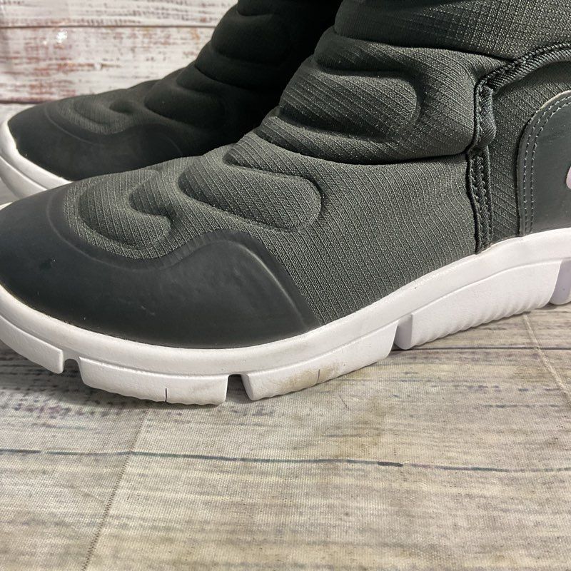 Nike Novice High Winter Snow Boots Kids Size 5Y Gray White