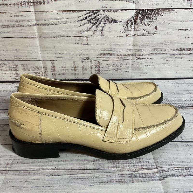 M. GEMI Women's Ivory Croc Embossed Leather Loafer Shoes- SZ 40
