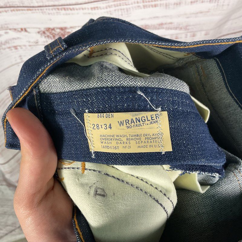 Vintage 80s Deadstock Wrangler Middleweight 12.25 oz Straight Leg Jeans 28x34