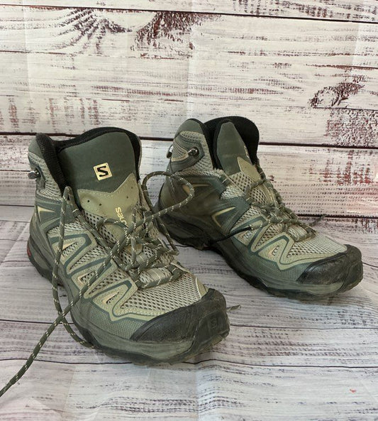 Women's Salomon X Ultra Mid GTX Hiking Boot In Olive Green Size 7