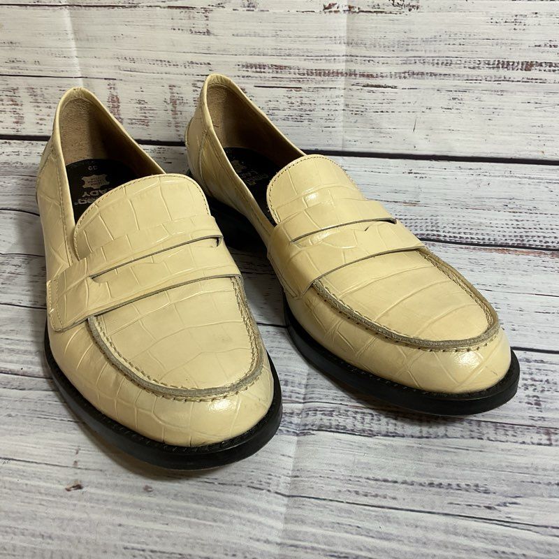 M. GEMI Women's Ivory Croc Embossed Leather Loafer Shoes- SZ 40