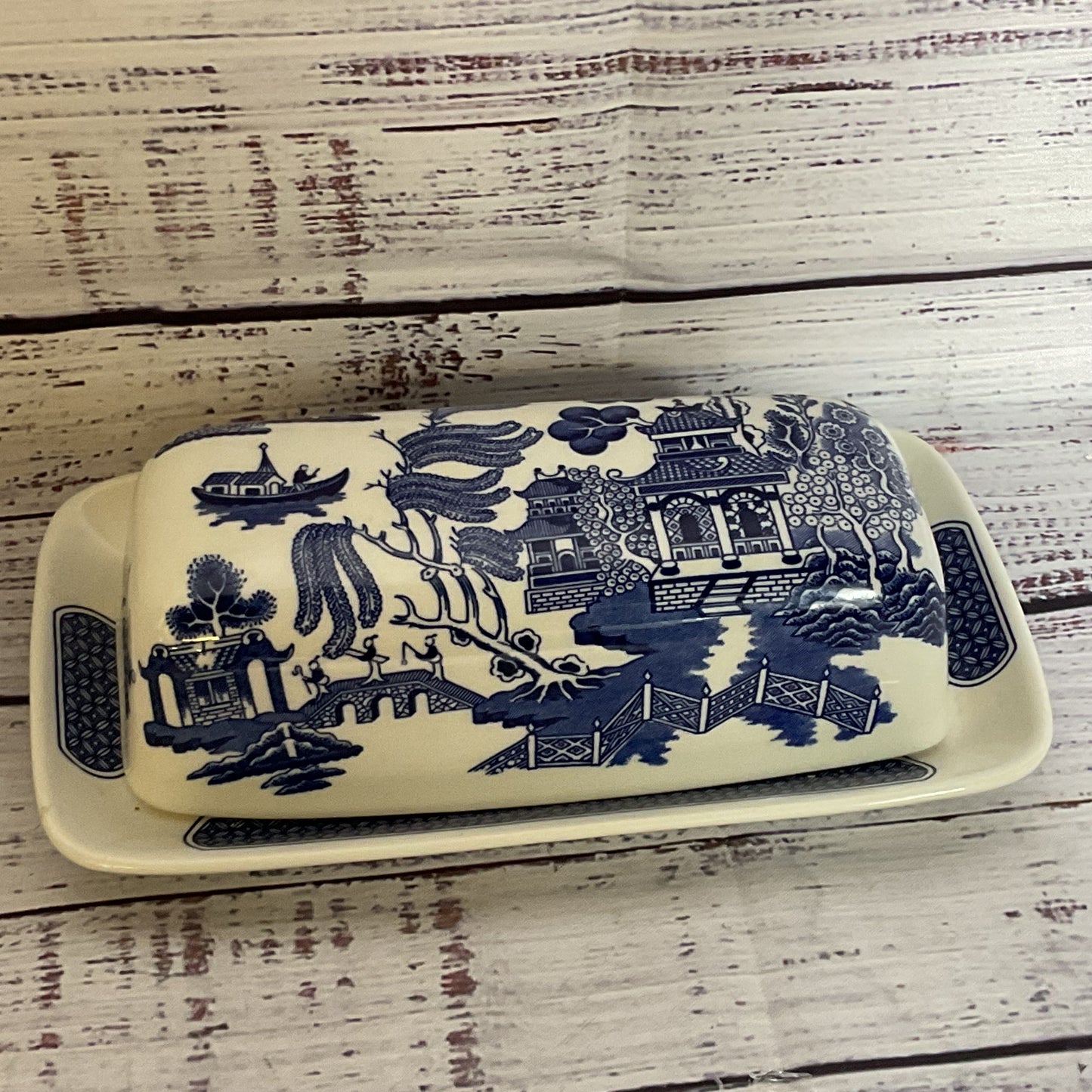 CHURCHILL Staffordshire England Blue Willow Butter Dish- 7.75"