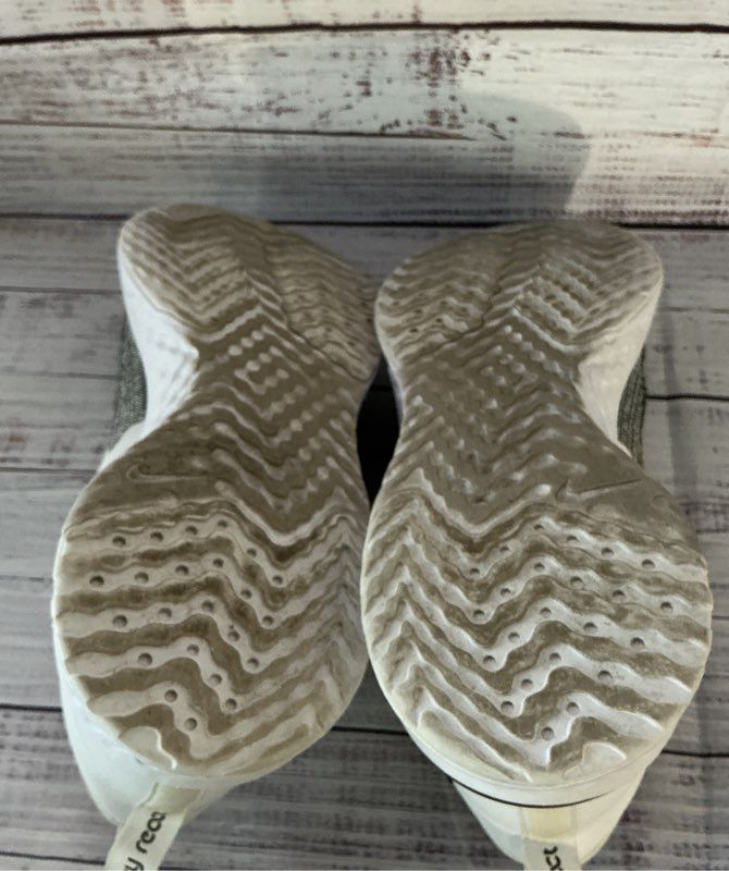 Men's Nike Odyssey React White And Black Sneakers Size 10.5