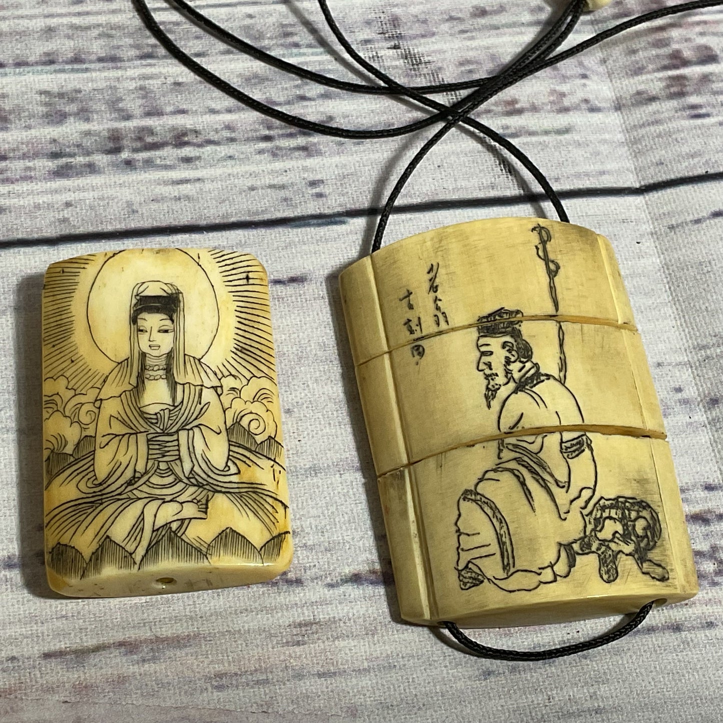 ANTIQUE Japanese Bone 3 Compartment Inro & "Save All Sentient Beings" Pendant