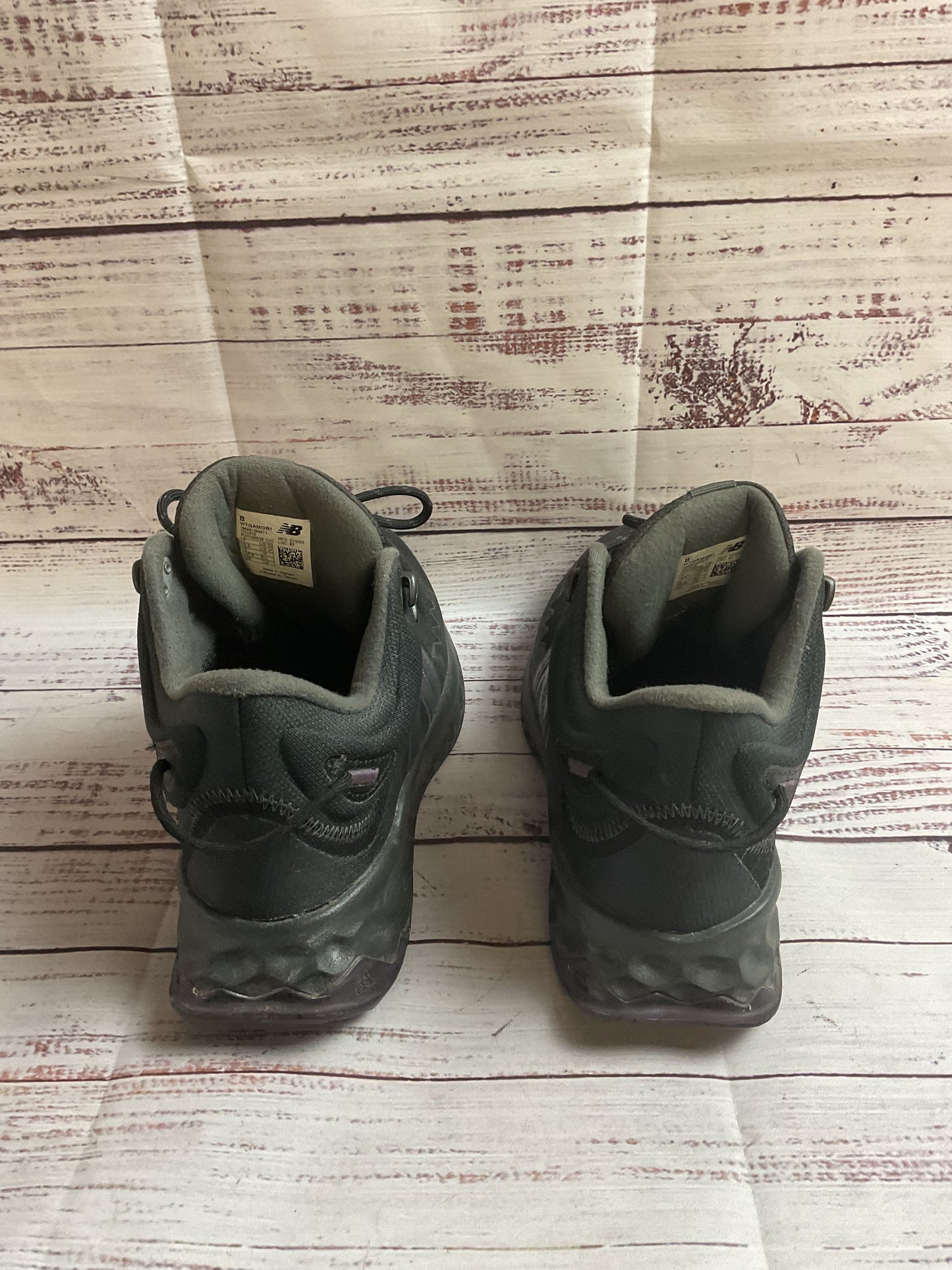 New Balance Gore Tex Black Athletic Sneakers Shoes Women 7.5