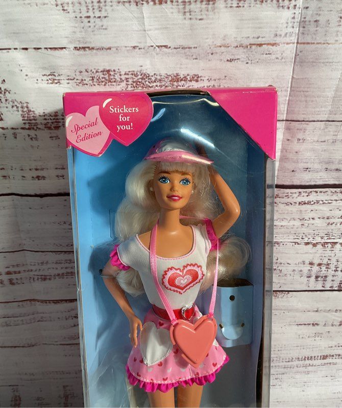 NIB Vintage 1997 Valentine Fun Barbie Doll Special Edition 16311