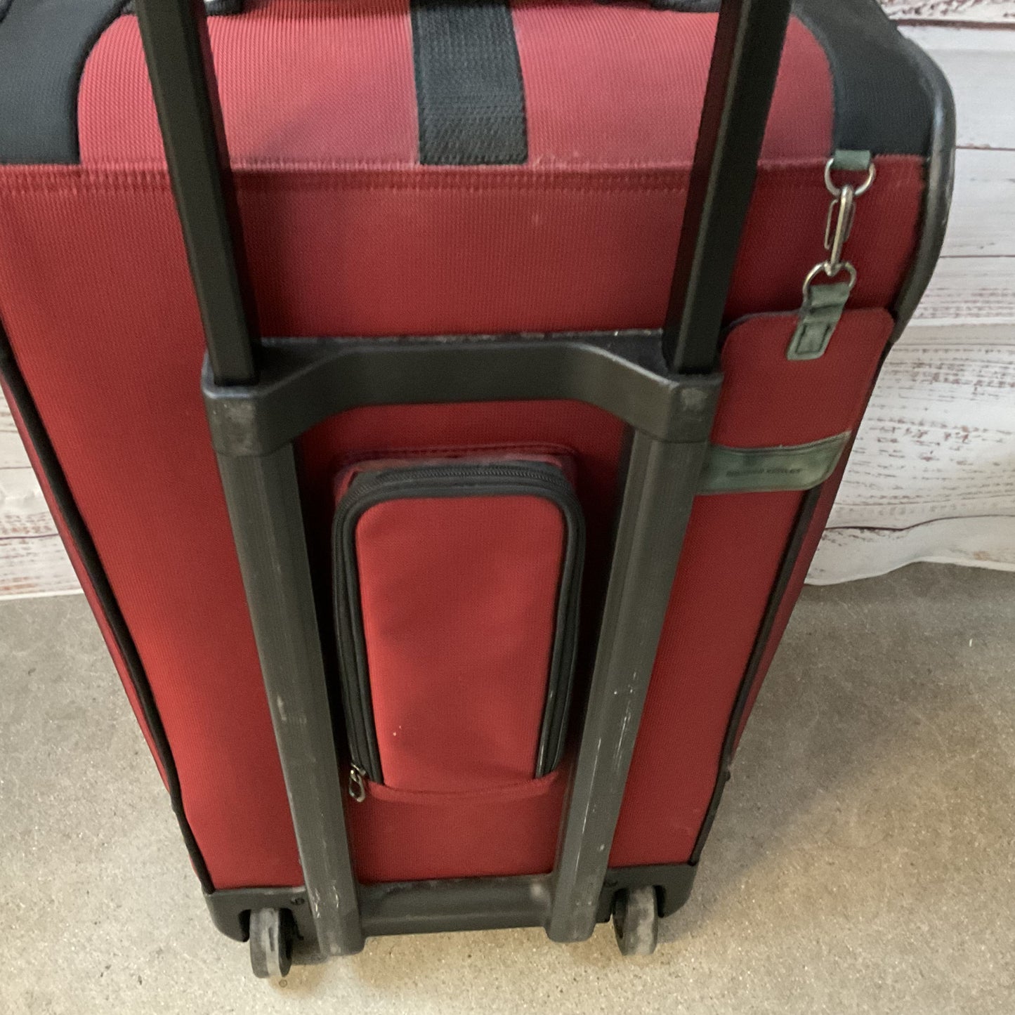 BRIGGS & RILEY Transcend 26” Red Upright Rolling Duffle Luggage 04-TDUD526