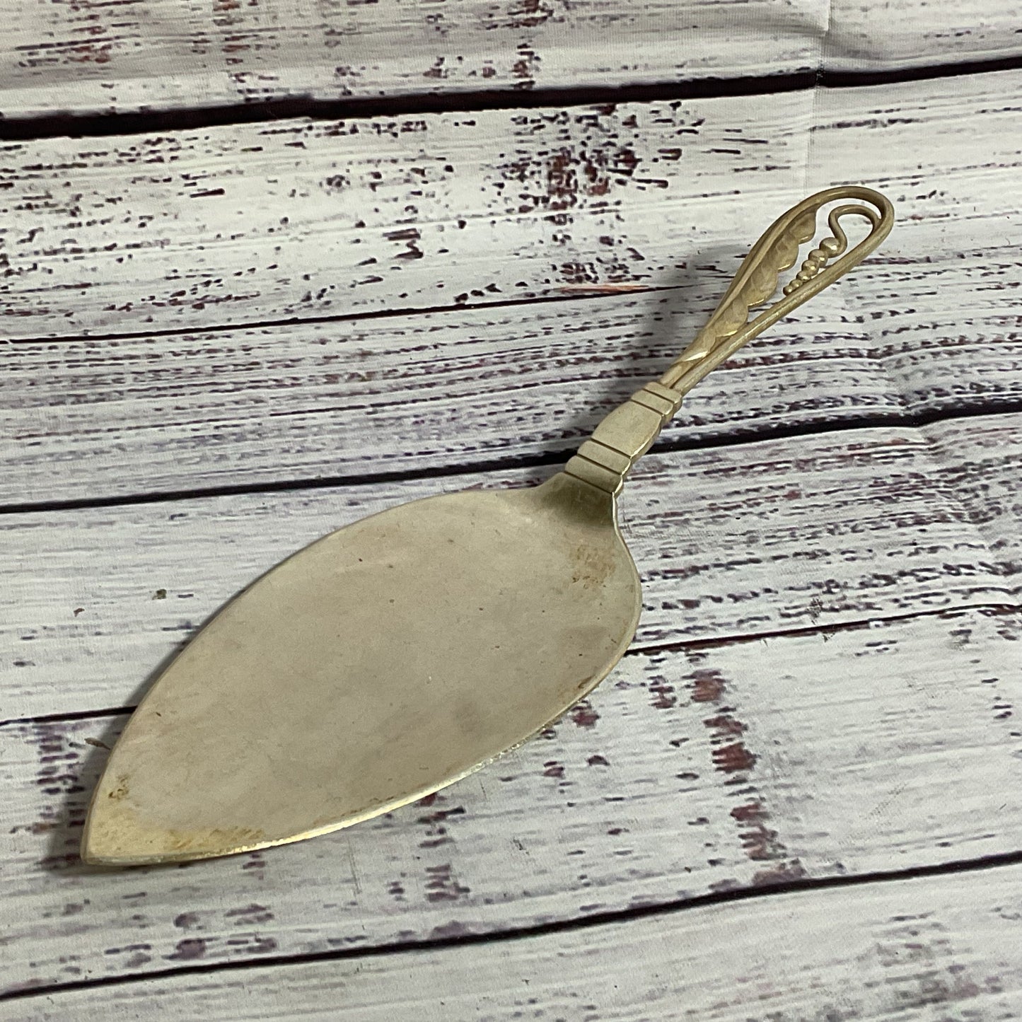 VTG. GEORG JENSEN Denmark Sterling Silver #42 Ornamental 7.75" Pie Knife- 66g