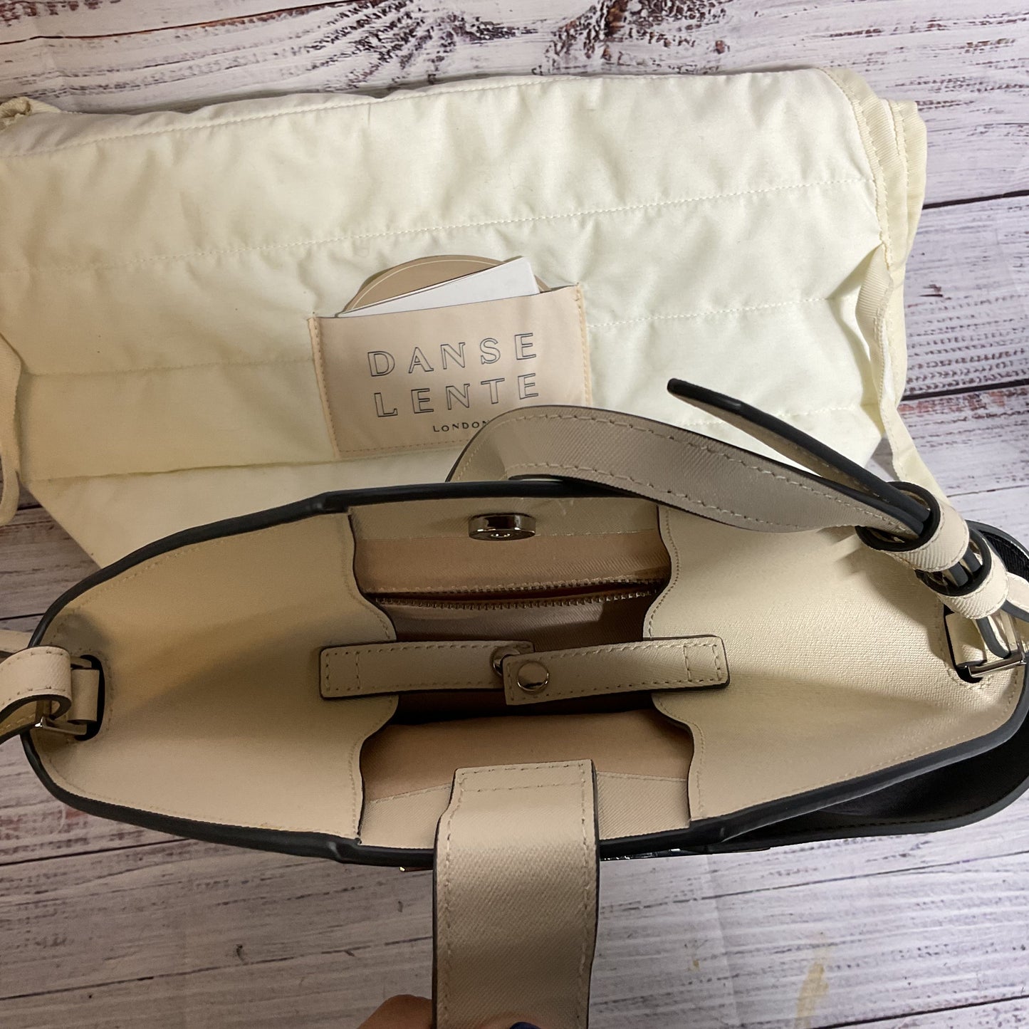 NWD DANSE LENTE Johnny Women's Cream Bucket Crossbody Bag