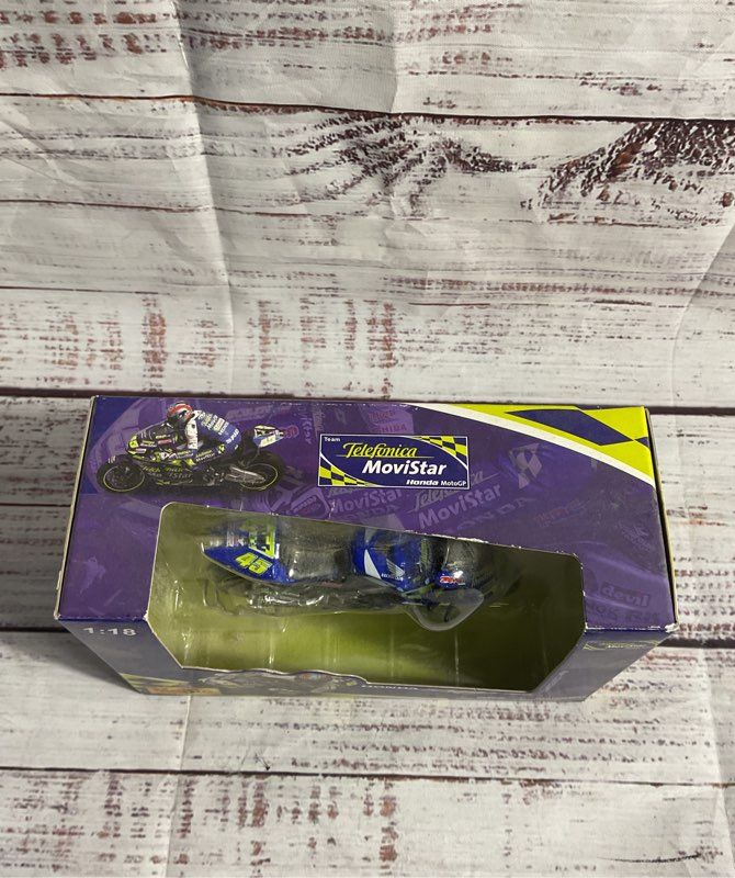 Maisto 1:18 Honda RCV Motogp 2004 Telefonica Movistar Colin Edwards Diecast