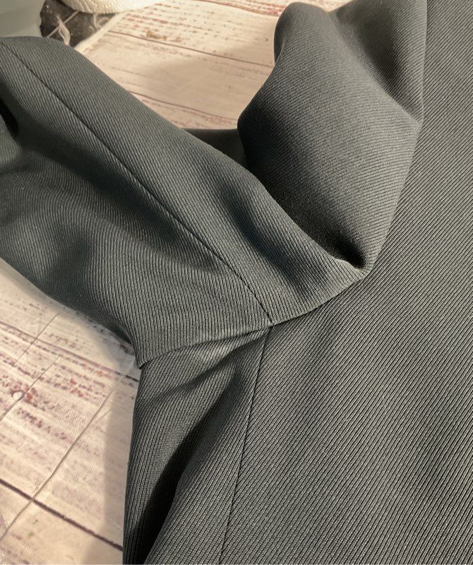 Hugo Boss Men's Black Virgin Wool Blend Suit Jacket Size 42L Made in Germany