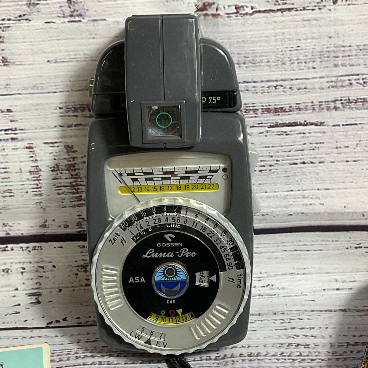 GOSSEN Luna Pro Light Meter with Lunasix 3 Tele Viewfinder Attachment w/Manual