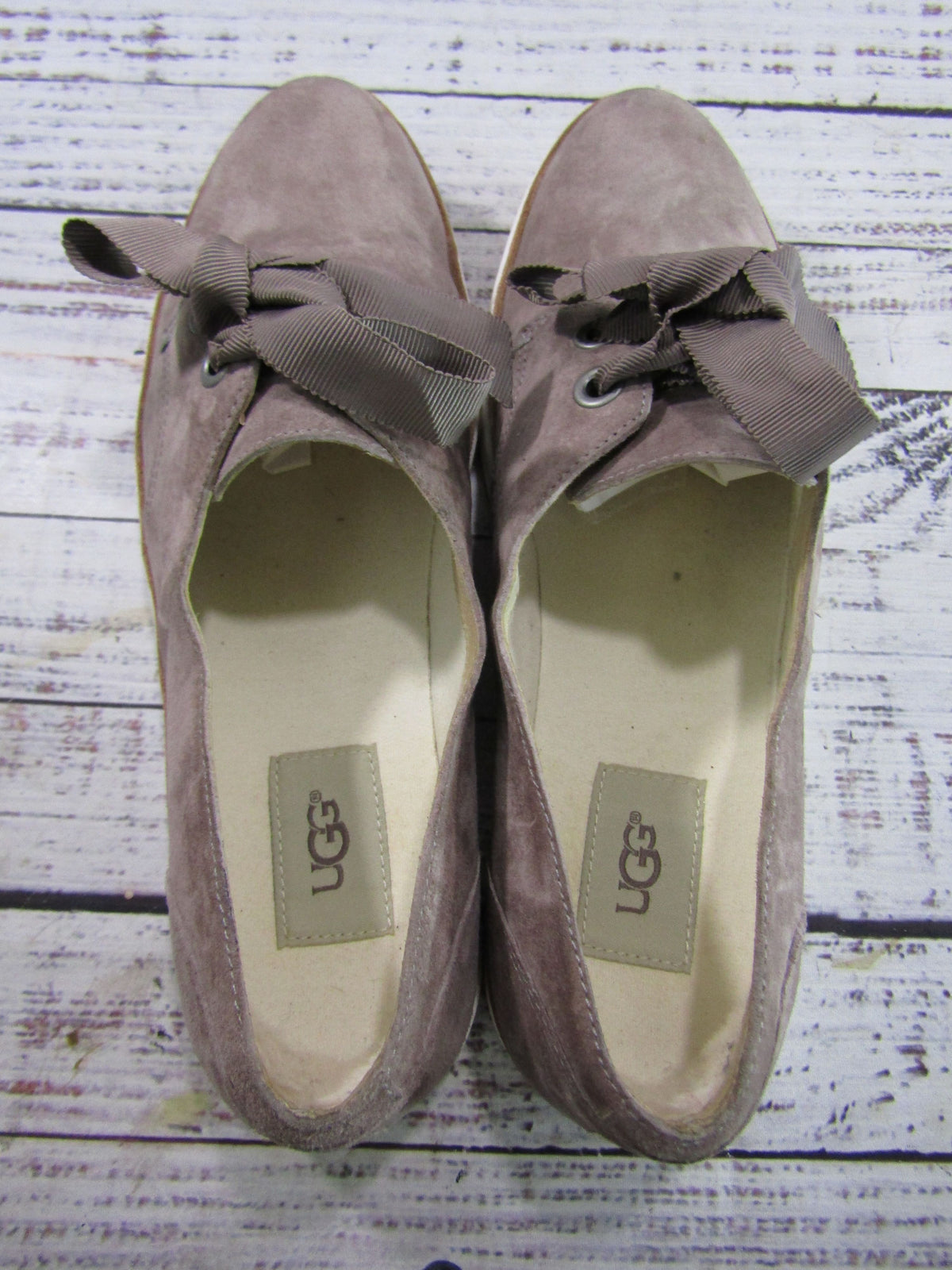 UGG Carilyn Women's Brown Suede Low Top Sneakers Size 8.5