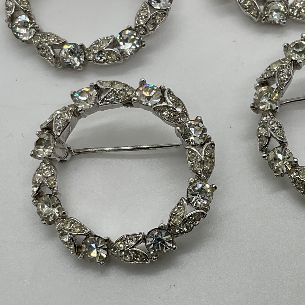 CROWN TRIFARI Non-precious Metal Jewelry Set