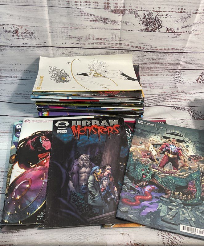Lot Of 50+ Mix Dc Comics Flash-Shazam-Wonder Woman-Superman And More