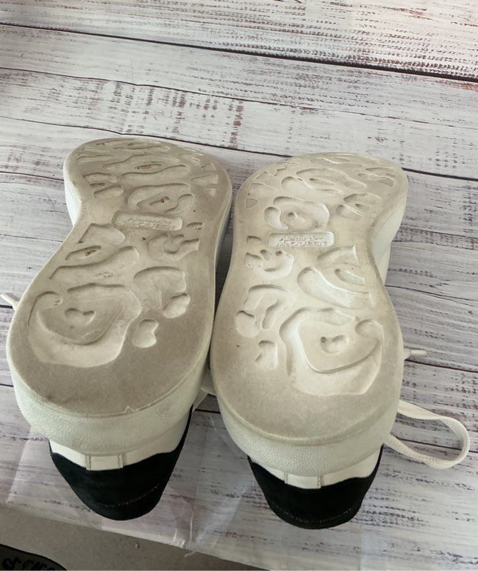 Women's Alexander McQueen Oversized Leather Sneakers Size 36 US 6 Retail $590