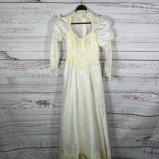 VTG. 70s JC Penney White Puff Sleeve Lace + Faux Pearl Wedding Dress READ DESC