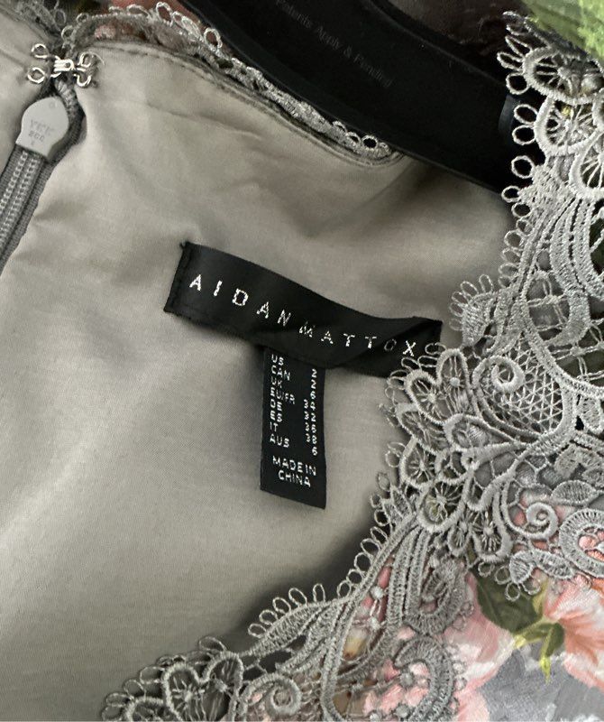 NWT Women's Aidan Mattox Gray Floral Gown w/ Flutter Sleeves Size 2 Retail $450