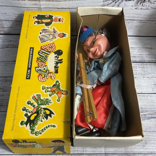 VTG. Pelham Queen Marionette Puppet GREAT CONDITION In Og Box