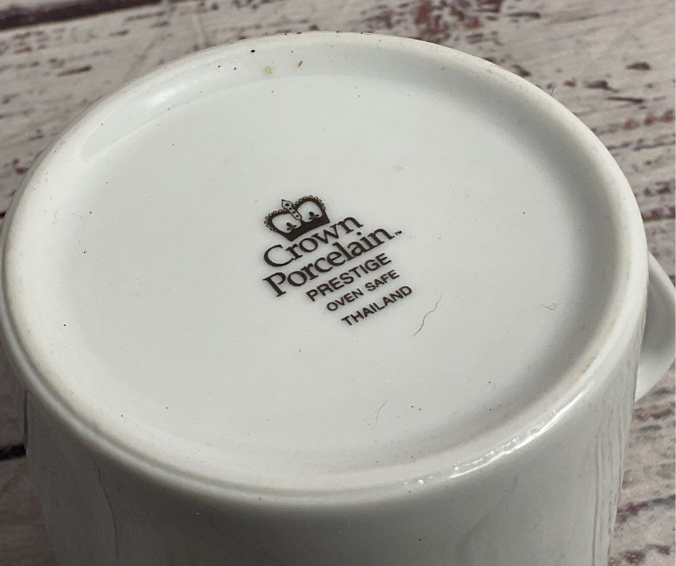 Crown Porcelain Prestige Set of 8 Tea Cups White Blue