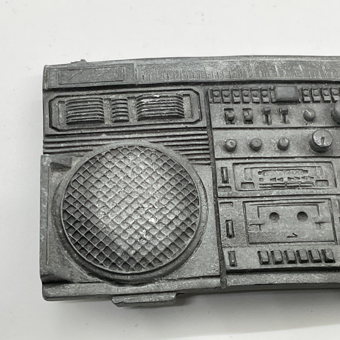 VTG. FAMOUSE STARS and STRAPS Travis Barker Pewter Radio Boombox Belt Buckle