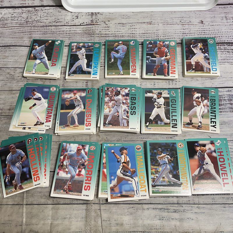 Lot Of ~700 Vintage Fleer 1992 Baseball Trading Cards In Box Griffey Sosa Bonds