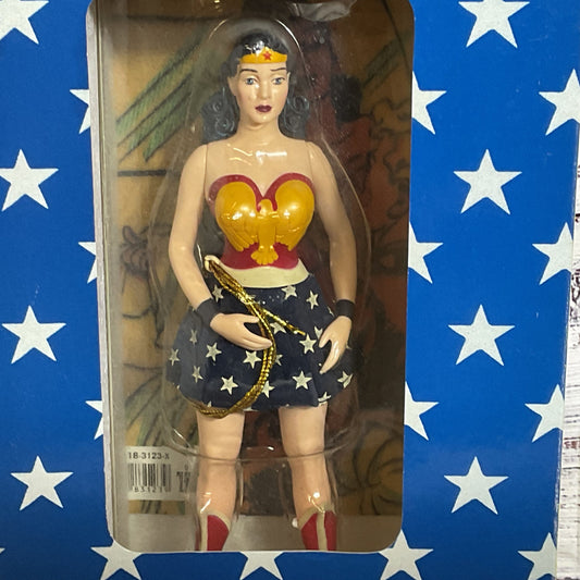 DC Comics Wonder Woman 8.5" Masterpiece Edition-Statue & Book by Les Daniels