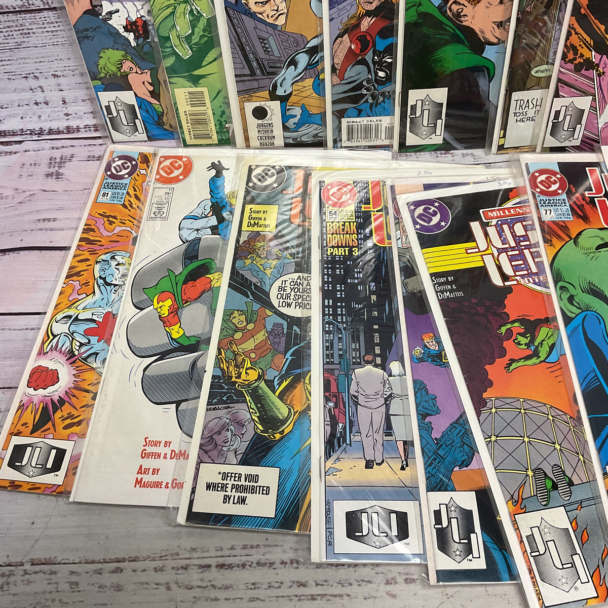 DC Comics Justice League America International 1990s 17 Comic Lot