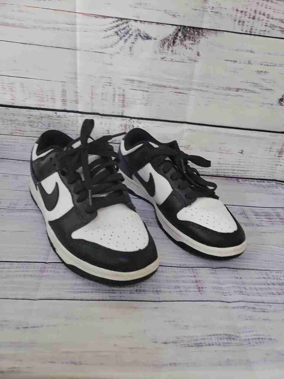 Women's Nike Dunk Low Panda Size 7.5