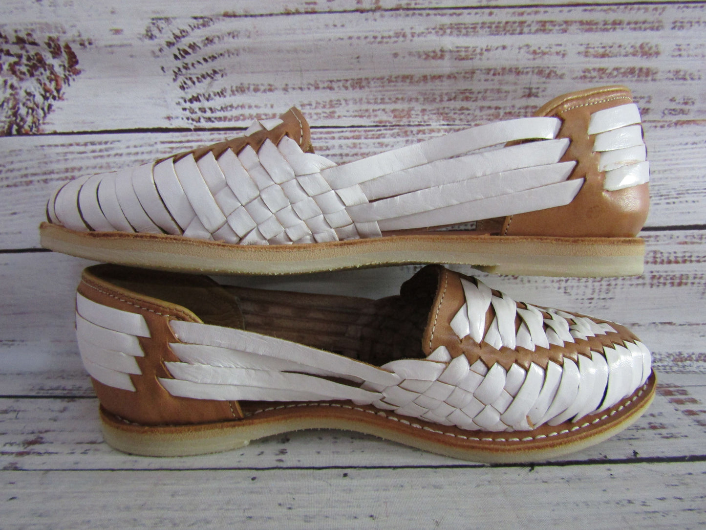 Red Hawks Women's Woven White Leather Huarache Slip-On Flats Size 6.5