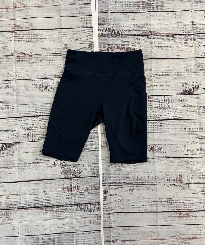 Women's Lot of 8 Lululemon Leggings, Shorts, Jacket and Sports Bra Size 6