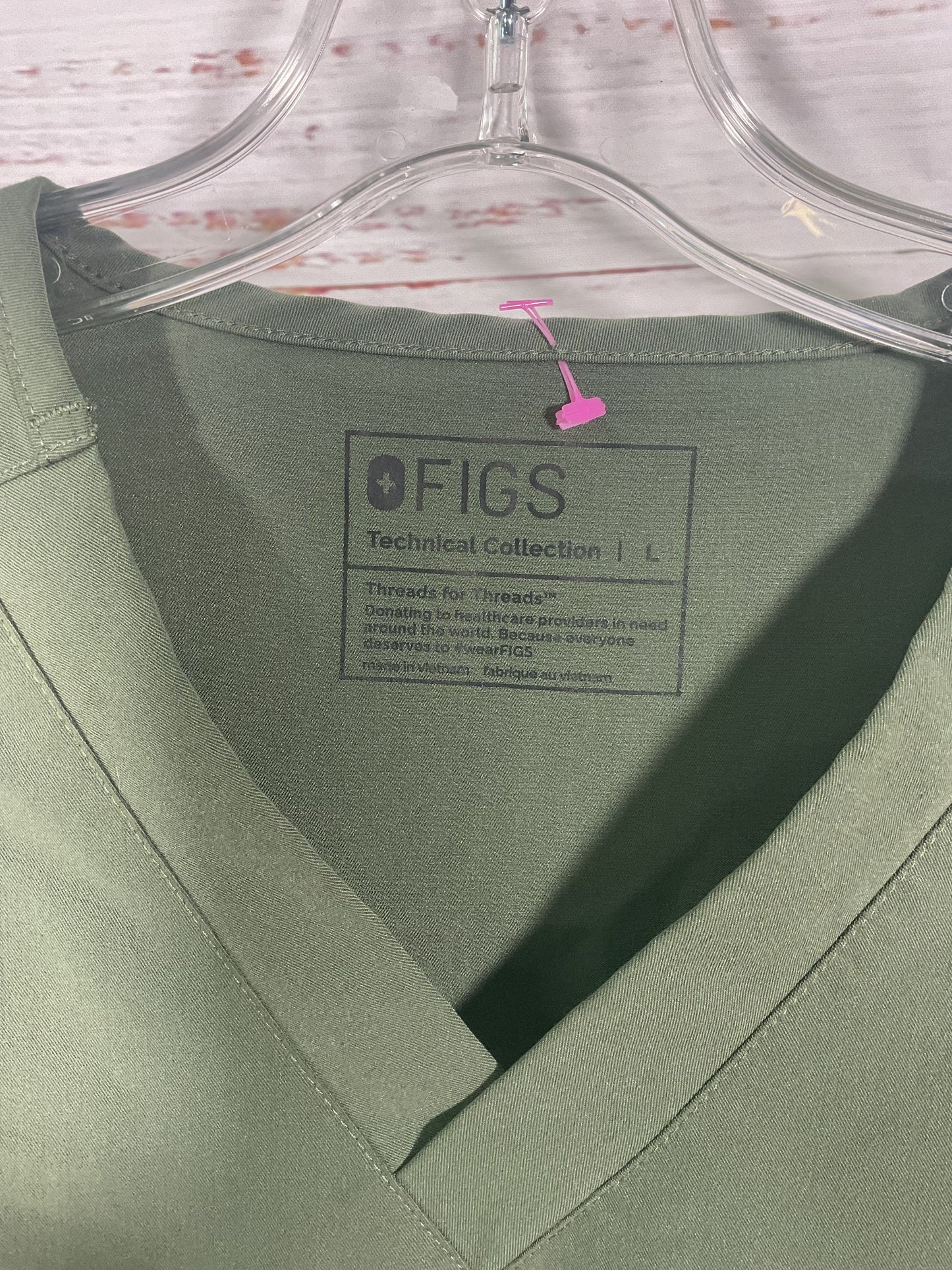 Figs Green Technical Collection Scrubs Set - Size Shirt L Pants M