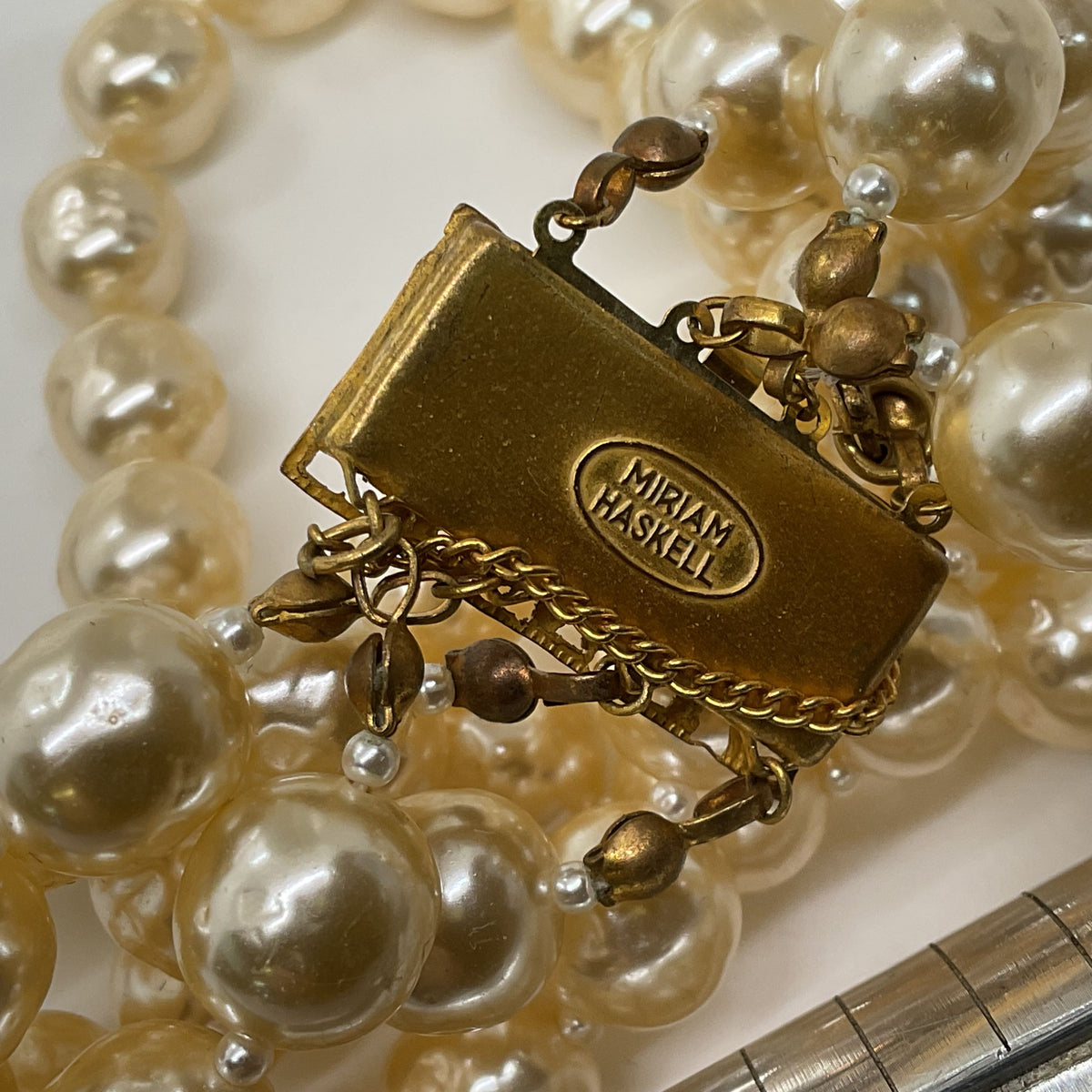 VTG. MIRIAM HASKELL Gold Tone Faux Pearl 4-Strand Chunky Bracelet- 6"