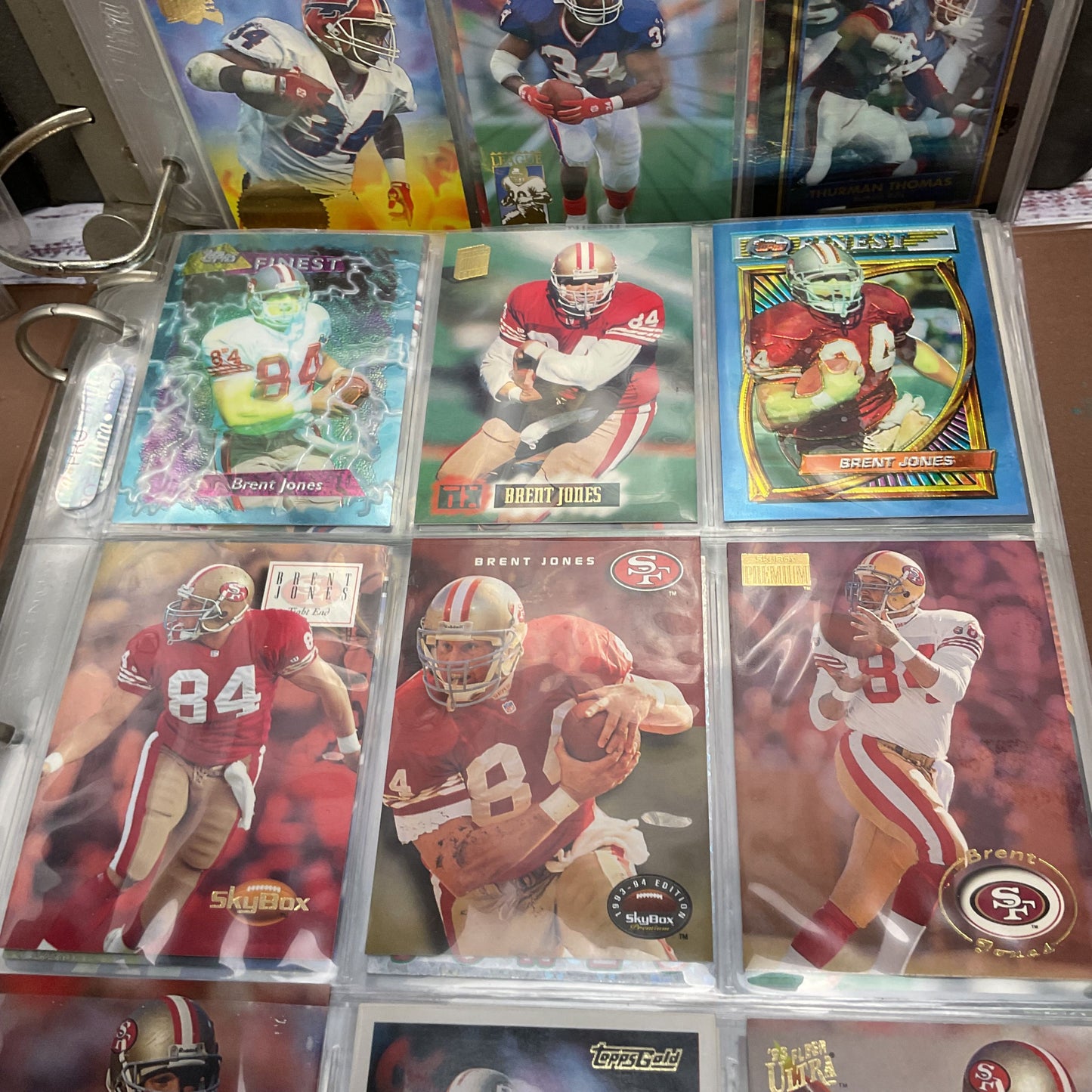 NFL Mixed Football Trading Card Lot ~940 Cards 4 Binders