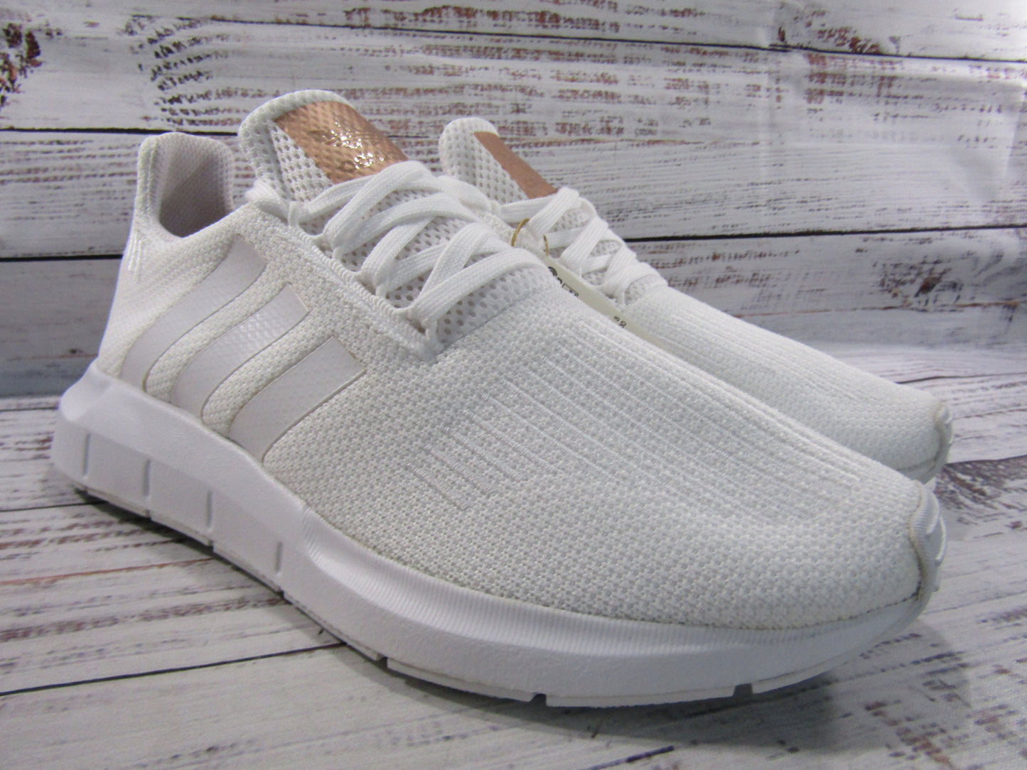 Adidas Swift Run Women's White Low Top Sneakers Size 9.5 EG9492