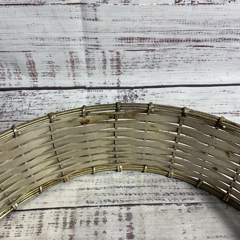 Vintage Round Woven Metal 10" Casserole Dish Caddy