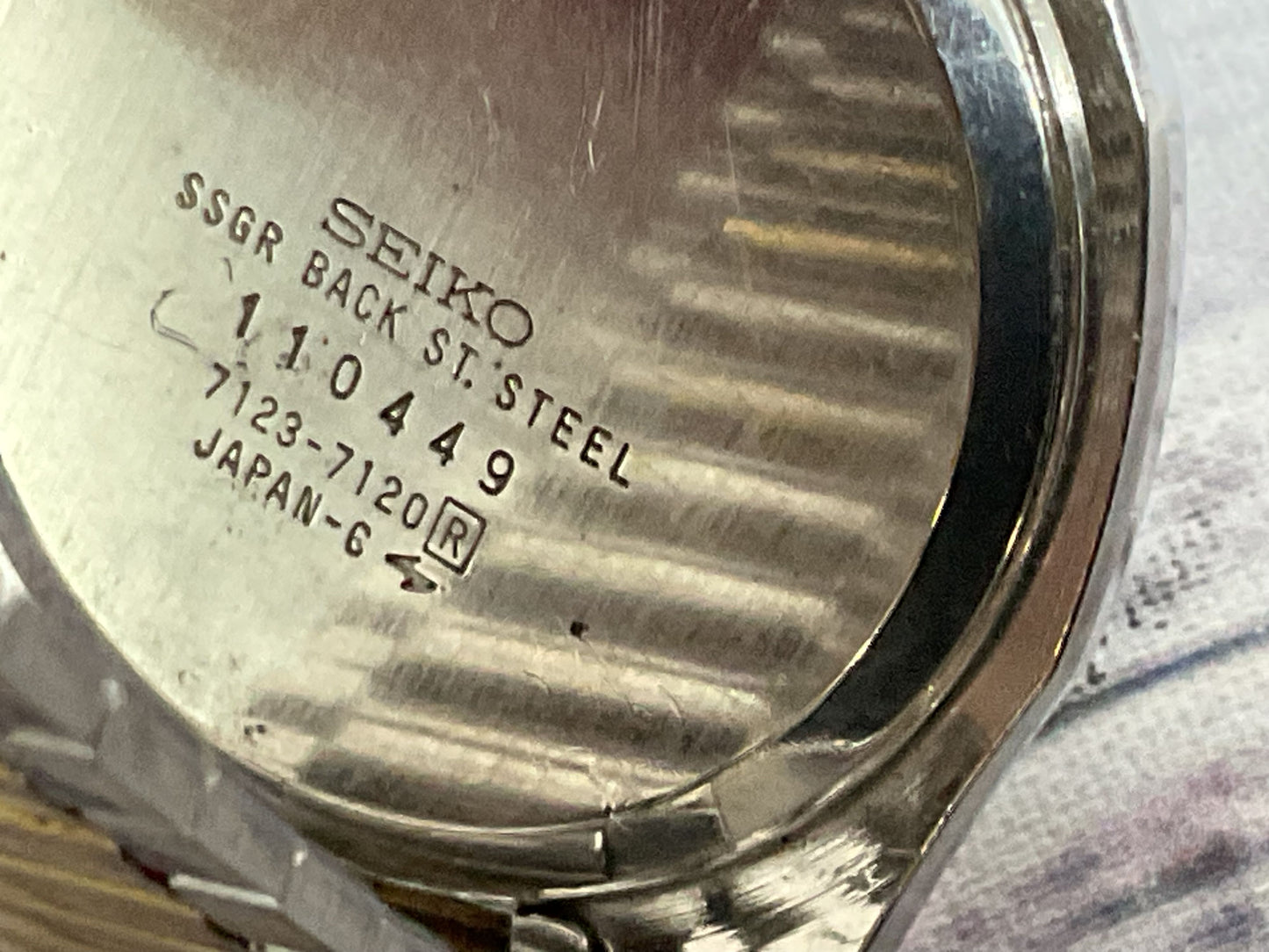 SEIKO 21773-7120 Two Tone 7.5" Navy Blue Dial Day Date Watch- NEEDS BATTERY