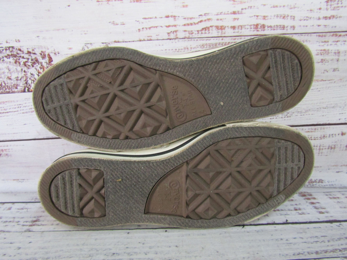 Converse Chuck Taylor All Star Women's Brown Low Top Sneakers Size 6