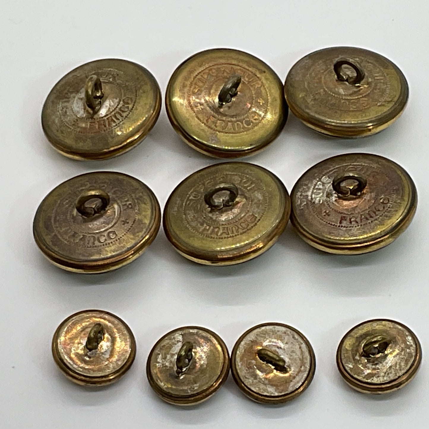 ANTIQUE SUPERIEUR France Rallye LA Haut Two Tone Deer Motif Buttons- Set of 10