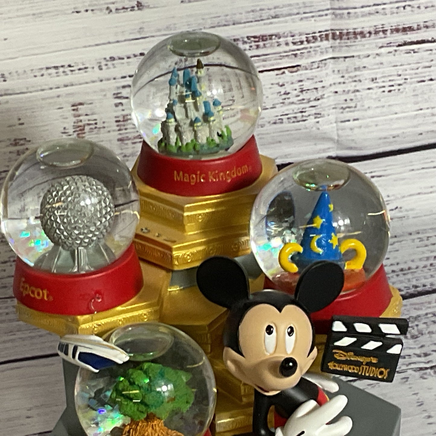 VTG DISNEY WORLD Disney Parks Mickey Mouse 4 Parks One World Musical Snow Globe