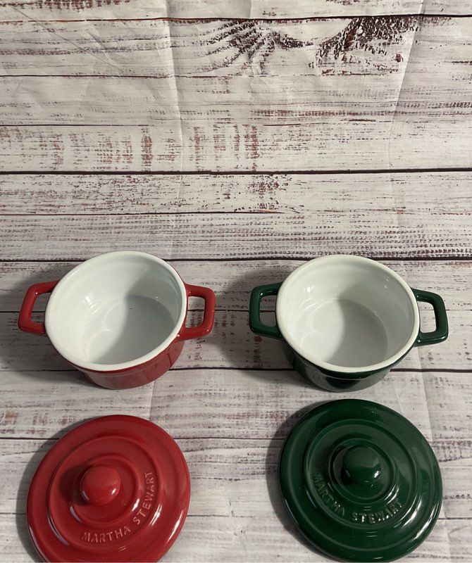 2 Martha Stewart Collection Red & Green Double Handle Round Dutch Oven Pots