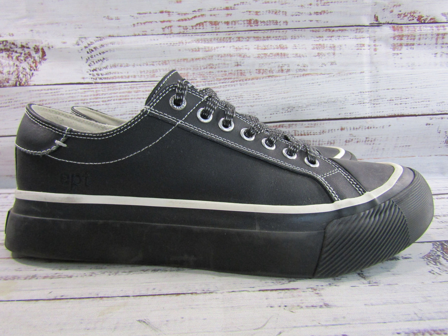 East Pacific Trade Dive Men's Black Coated Canvas Low Top Sneakers Size 9