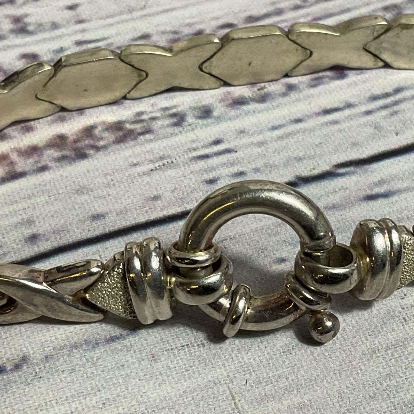 Sterling Silver Polished and Frosted X Link 7.5" Bracelet- 16.93g