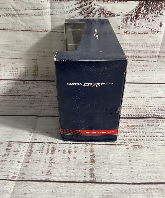 Maisto Repsol Honda RC211V Moto GP #4 Alex Barros 1:18 Diecast 2004