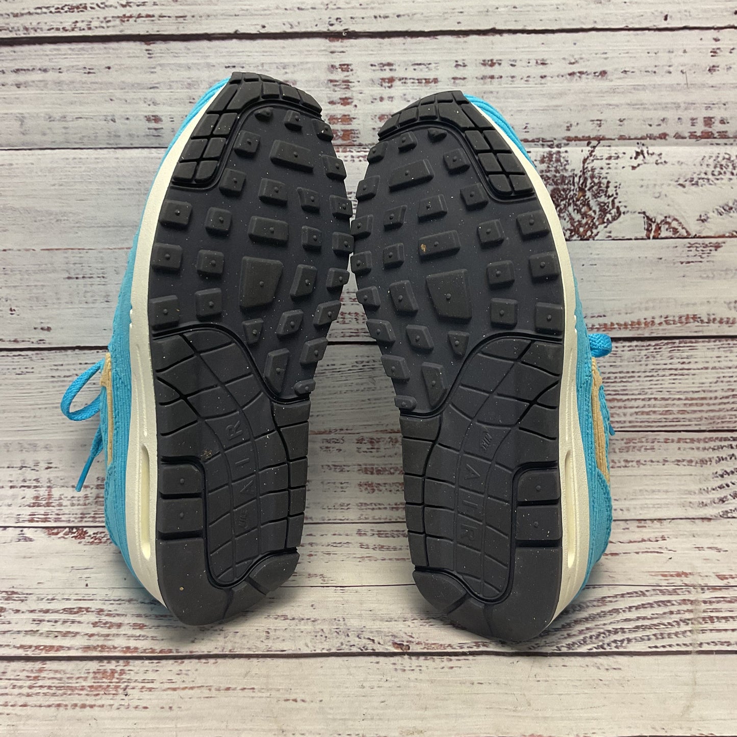 Nike Air Max 1 Baltic Blue Sneaker Corduroy Shoe Boys Youth Size 4