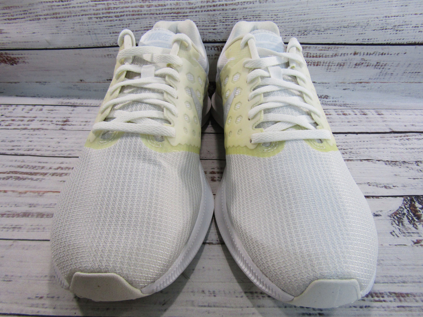 Nike Downshifter 7 Women's White Low Top Sneakers Size 11 852466-100